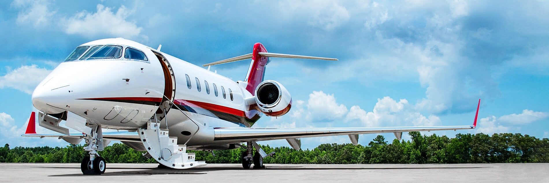 Challenger 300 on Tarmac